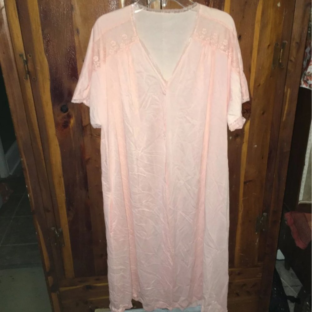 Vintage Vanity Fair Ladies Robe